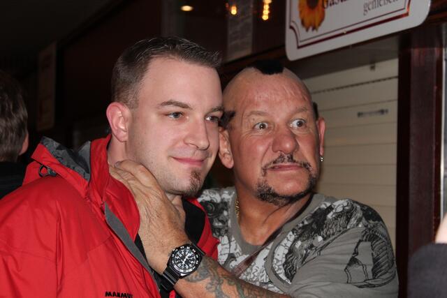 Nach der Show standen noch einige Wrestler für Gemeinsame Fotos zur Verfügung (hier Bushwacker Luke)