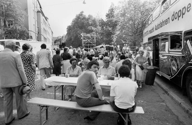 Gut besuchte Straßenfete zum Stadtteil-Geburtstag.