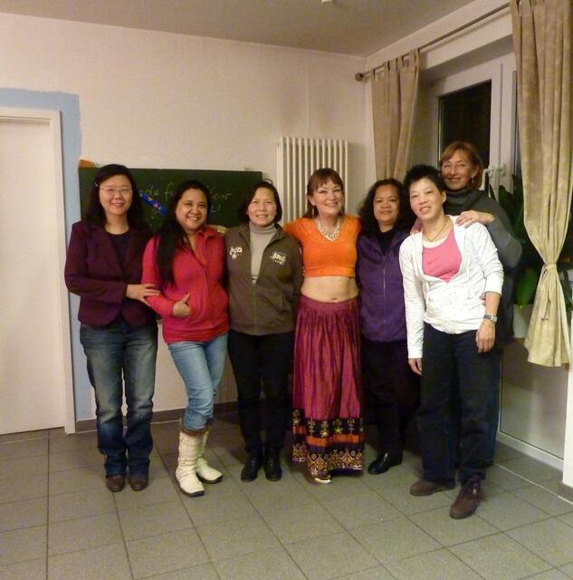 Gruppenbild mit einigen Damen der Asiatischen Frauengruppe