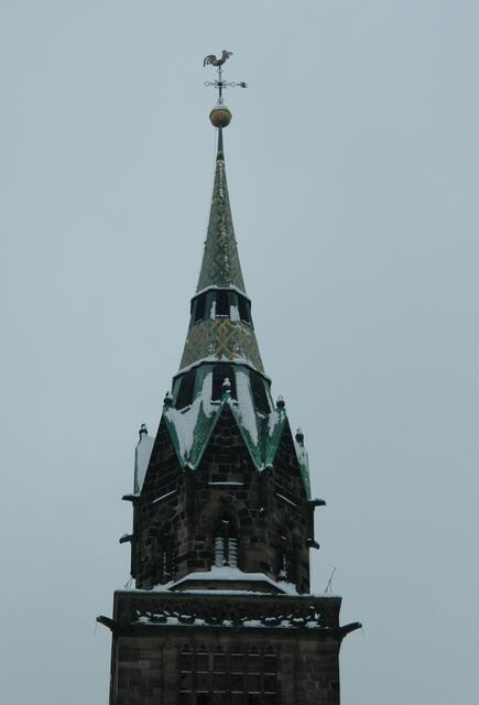 Linker Turm ca. 80,8 m hoch