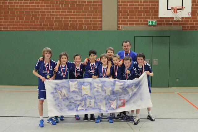 2011 Meister, 2013 erneut: vorn: Max Bahl, Henry Lübbehüsen, Florian Nolte, Paul Schuler, Noah Salzwedel, Jonas Gerdung, Thilo Castro und Sven Bretz; hinten: Nils Mecke und Gero Bretz