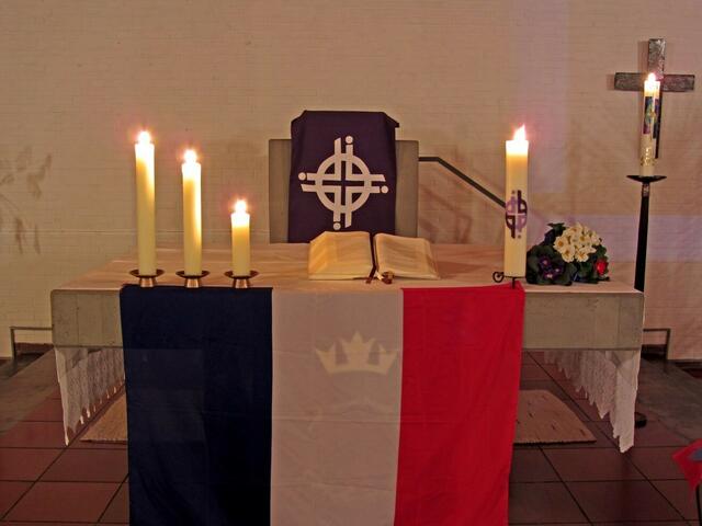 Altardekoration beim Weltgebetstag in der Herrenwaldkirche