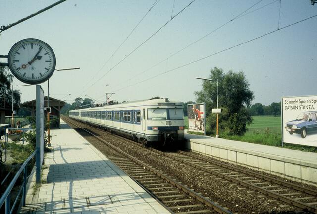 Bahnhsteig noch ohne Wetterschutzhäuschen