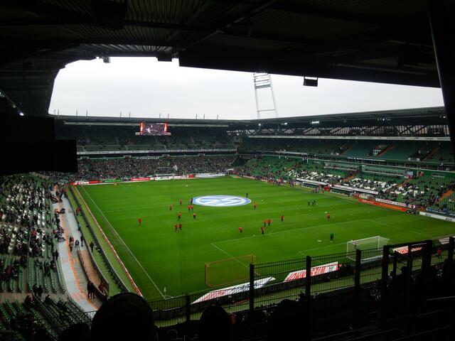 Blick vom Gästeblock ins Bremer Weserstadion