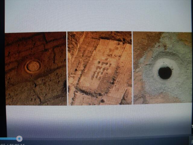 . . . verschiedene Bohrstellen im Marsgestein, von "Curiosity" produziert . . .