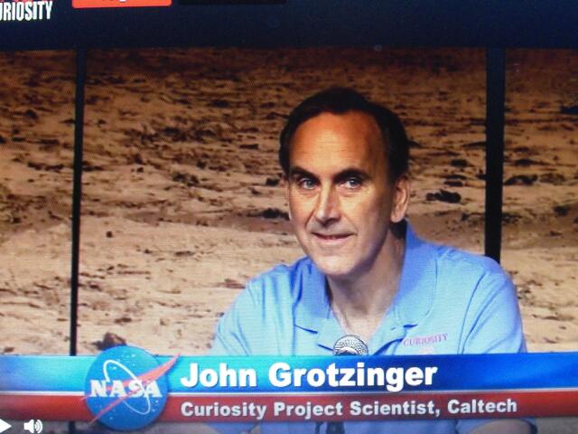 . . . John Grotzinger, NASA-Wissenschaftler, berichtete u. a. über das vermutete Wasser auf dem Mars . . .