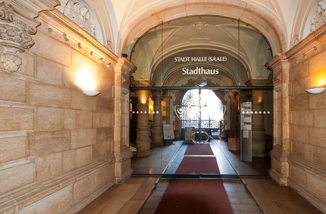 ... hier wird auch geheiratet - und das Stadtpalament streitet sich hier oft mit dem OB ...