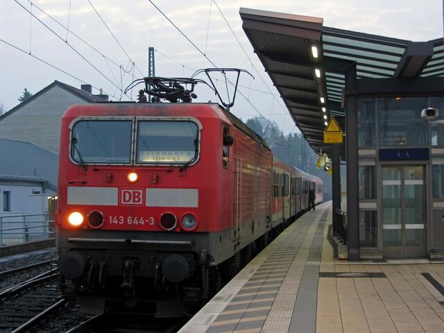 Letzter Zug mit alten Wagen in Stadtallendorf (8.3.2013)