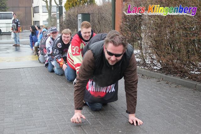 Bevor es weiter ging, gab es noch eine Raupe durch den McDrive