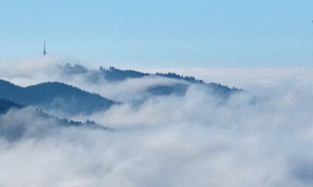 Blick über die Wolken zum Blauen in Badenweiler