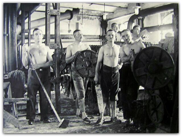 Dreherei Walzwerk, hinten rechts Fritz Stephan 