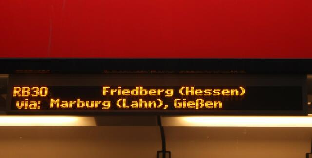 Anzeige RB30 am neuen Triebwagen (22.3.2013)
