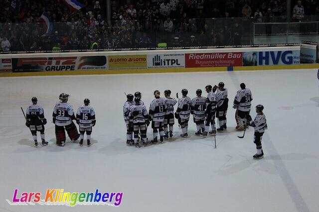 Erst feierten nur die Hannover Indians mit ihren Fans...