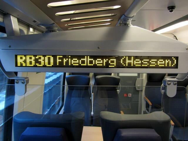 Anzeige RB30 im neuen Triebwagen (22.3.2013)