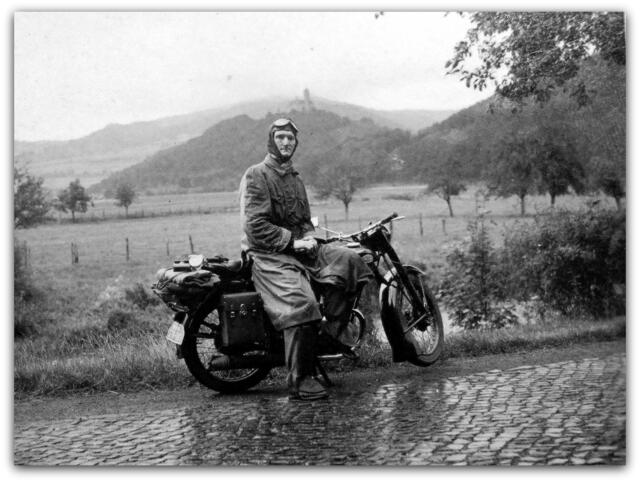 Vater Fritz auf seiner Zündapp 200 
