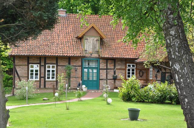 Im Detail - Negenborn im Burgdorfer Land © OKOK TELEVISION