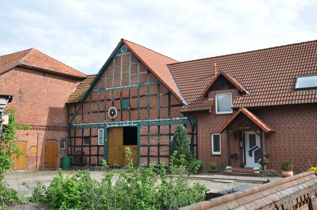 Im Detail - Negenborn im Burgdorfer Land © OKOK TELEVISION