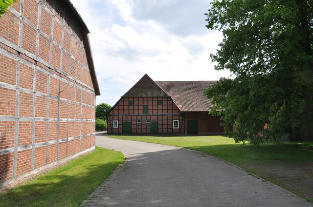 Im Detail - Negenborn im Burgdorfer Land © OKOK TELEVISION