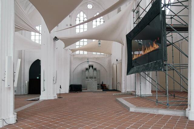 Bis 1987 wurde die Petrikirche vollständig restauriert, blieb aber ein fast leerer Raum.