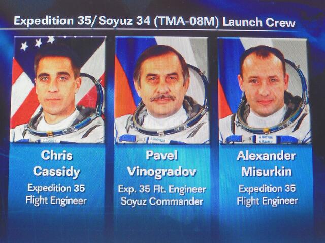 . . . die 3 Astronauten, die in nur 6 Stunden die Internationale Raumstation "ISS" erreichen sollen . . .