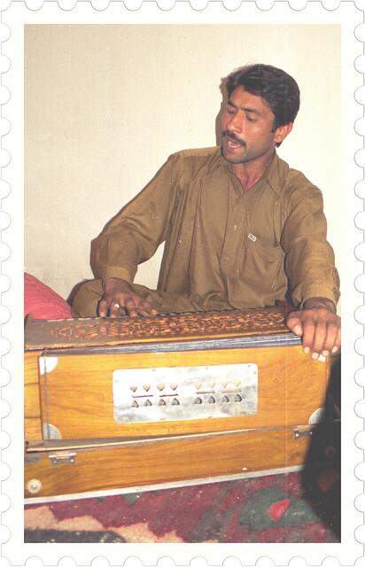 ein pakistanischer Musiker
