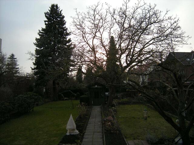 Unser Garten muß noch warten.