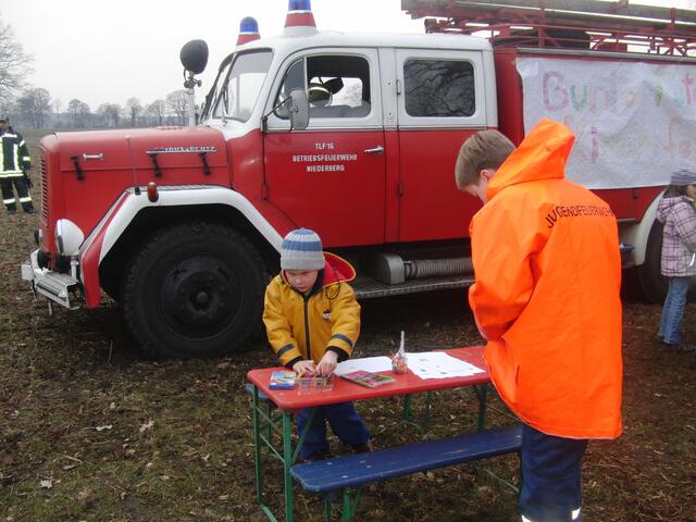 das historische Löschfahrzeug von Feuerwehrmann Edgar