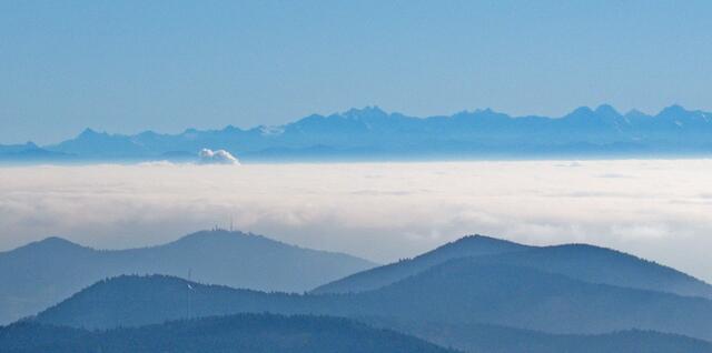 Alpenkette im Dunst, gesehen vom Belchen