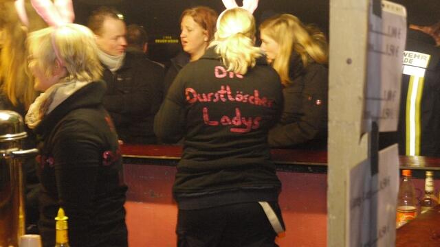 Heißen Kakao und Glühwein gab es bei den Durstlöscher Ladys.
