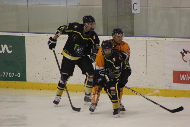 United North Stars vs. Grizzly Adams Wolfsburg 2:2 (2:2)