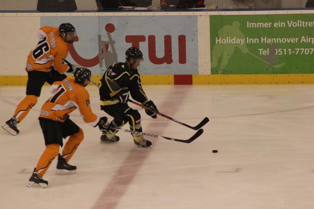 United North Stars vs. Grizzly Adams Wolfsburg 3:5 (2:2/ 0:2/ 1:1)