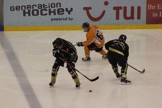 United North Stars vs. Grizzly Adams Wolfsburg 3:5 (2:2/ 0:2/ 1:1)