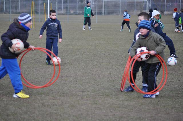 Material wird weggeräumt, für die kommende Übung