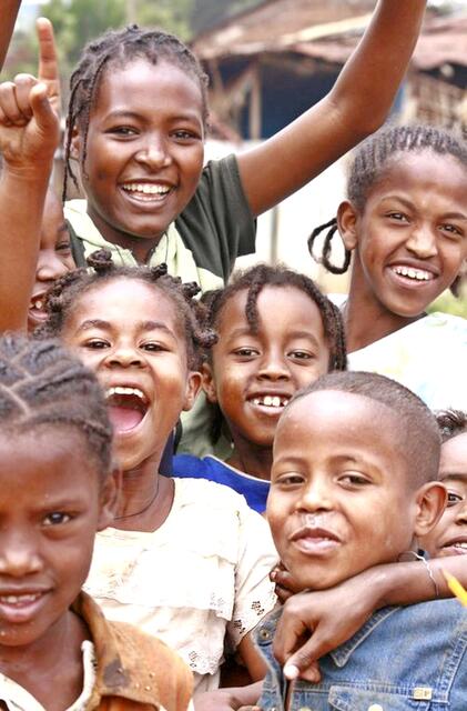 Kinder-nichts als Kinder. Das Problem Afrikas.