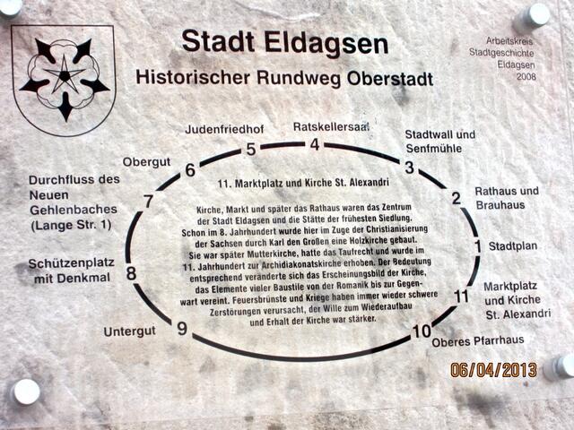 Rundweg-Schild an der Kirche