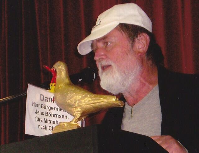 Rede "Danke, Herr Bürgermeister Jens Böhrnsen, fürs Mitnehmen nach China!" am 18. Juni 2010 im BÜRGERZENTRUM NEUE VAHR (Bremen) | Foto: Dr. Martin Korol