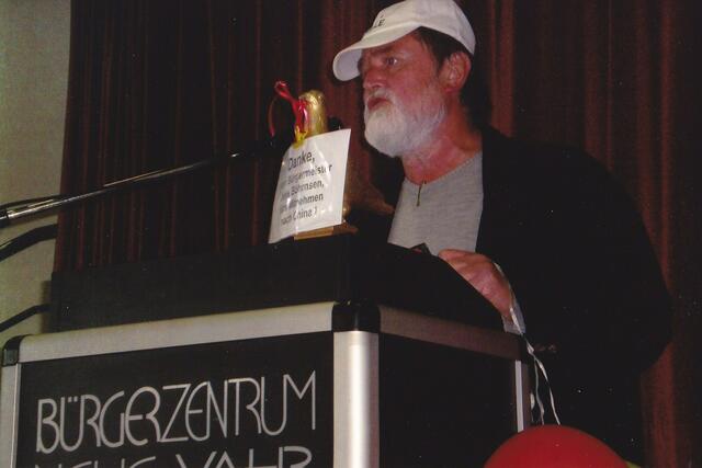 Rede "Danke, Herr Bürgermeister Jens Böhrnsen, fürs Mitnehmen nach China!" am 18. Juni 2010 im BÜRGERZENTRUM NEUE VAHR (Bremen) | Foto: Dr. Martin Korol