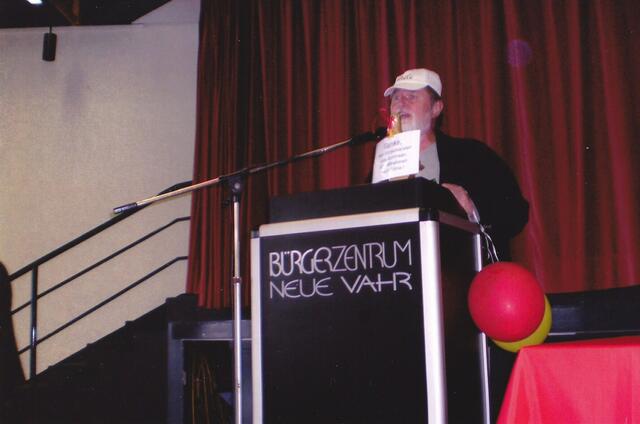 Rede "Danke, Herr Bürgermeister Jens Böhrnsen, fürs Mitnehmen nach China!" am 18. Juni 2010 im BÜRGERZENTRUM NEUE VAHR (Bremen) | Foto: Dr. Martin Korol