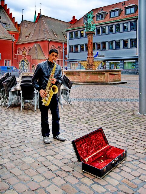 Straßenmusiker auf dem Kartoffelmarkt