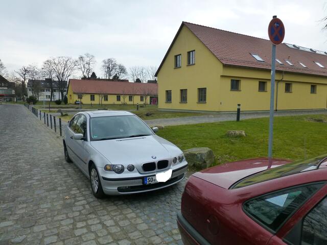 Schild direkt recht davor