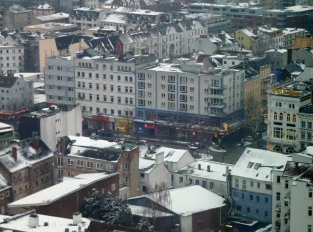 Über den Dächern von St. Pauli - "Reeperbahn" / Ecke "Große Freiheit"