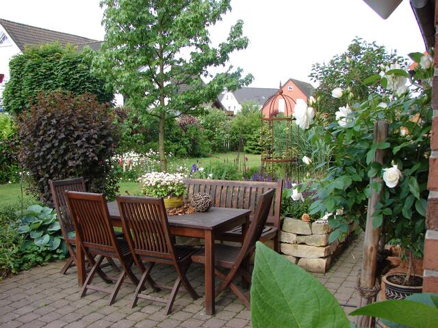 Terrasse im Mai