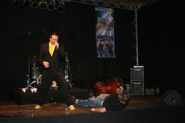Peter begleitet ihn bis zum bitteren Fall