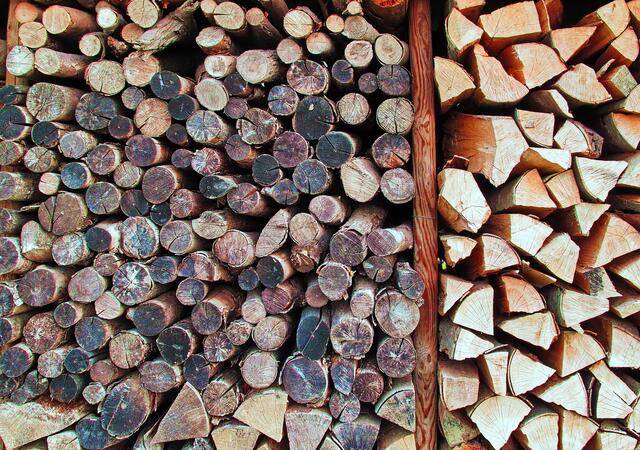 Holz mag ich in jeder Form, aber das wird ja wohl erst wieder im nächsten Winter gebraucht