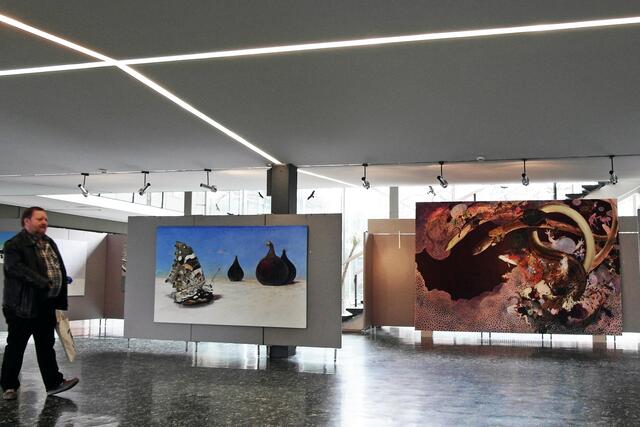 Die Stillleben von Matthias Brock zeigen durch Insekten, Mäuse, Frösche den Nahrungskreislauf der Natur.