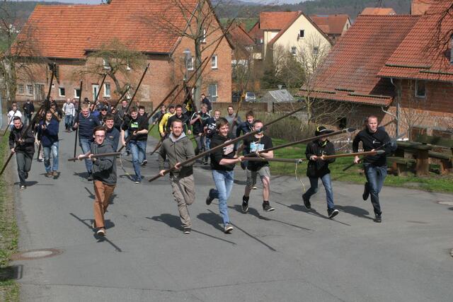 Offenbar nicht – beim nächsten Angriff treffen beide Truppen aufeinander.