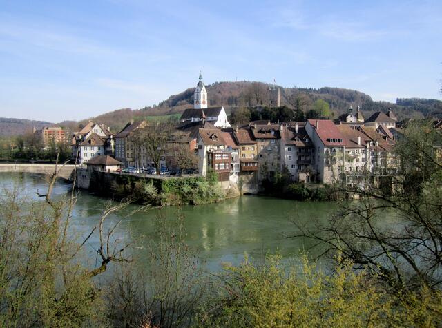 Die Altstadt mit Stadtmauer und Türmen ist terrassenförmig angelegt.