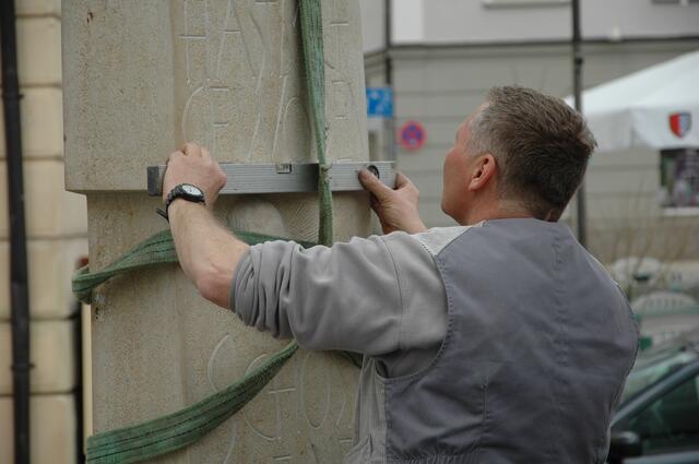 Alles im Lot? Robert Wiedenmann schaut lieber selbst mal nach.