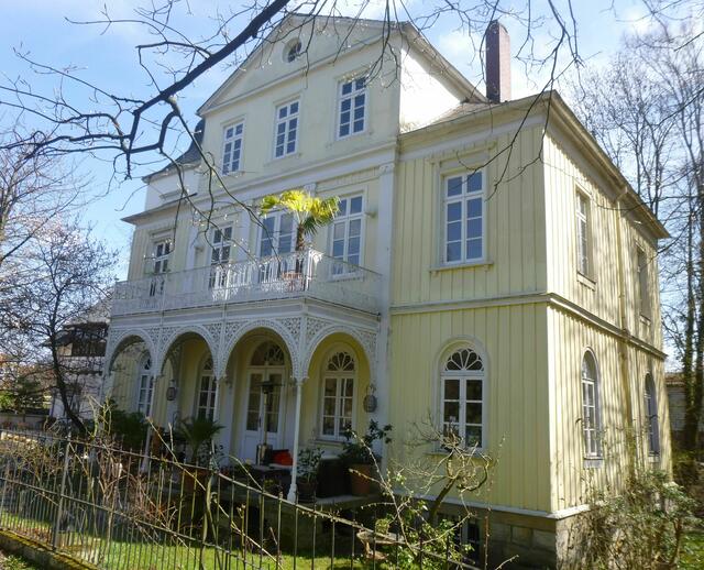 Laves-Haus, Am Limmerbrunnen 11, (Vorderseite).