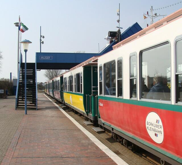 Mit der Inselbahn in die Stadt